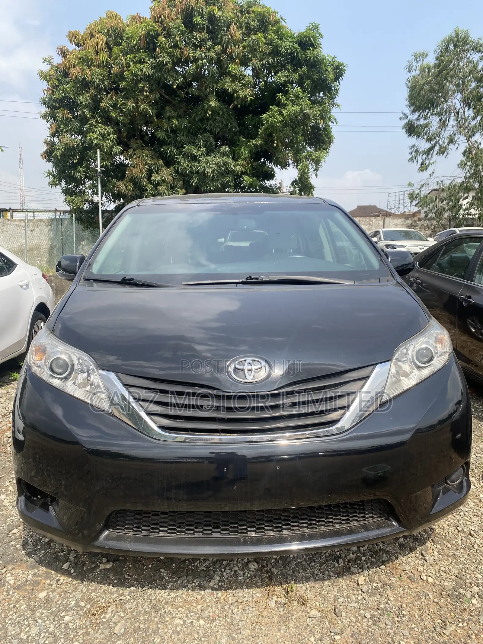 Toyota Sienna 2015 Black