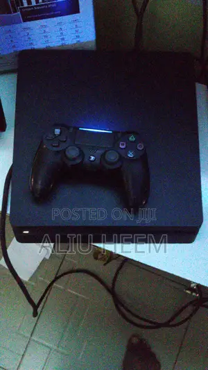 PlayStation 4 Slim