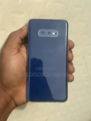 Samsung Galaxy S10e 128 GB Blue