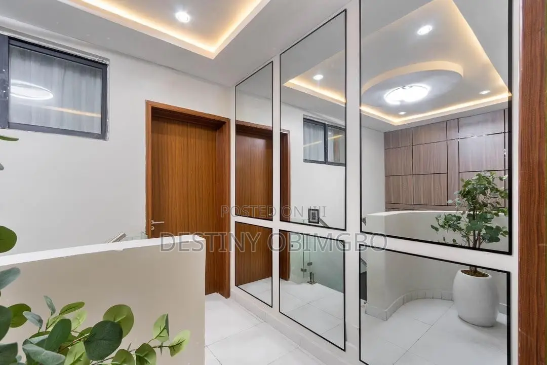 WILLOW GROVE - Stunning 2 Bedroom Maisonette