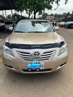 Toyota Camry XLE V6 4dr Sedan (3.5L 6cyl 6AM) 2008 Gold