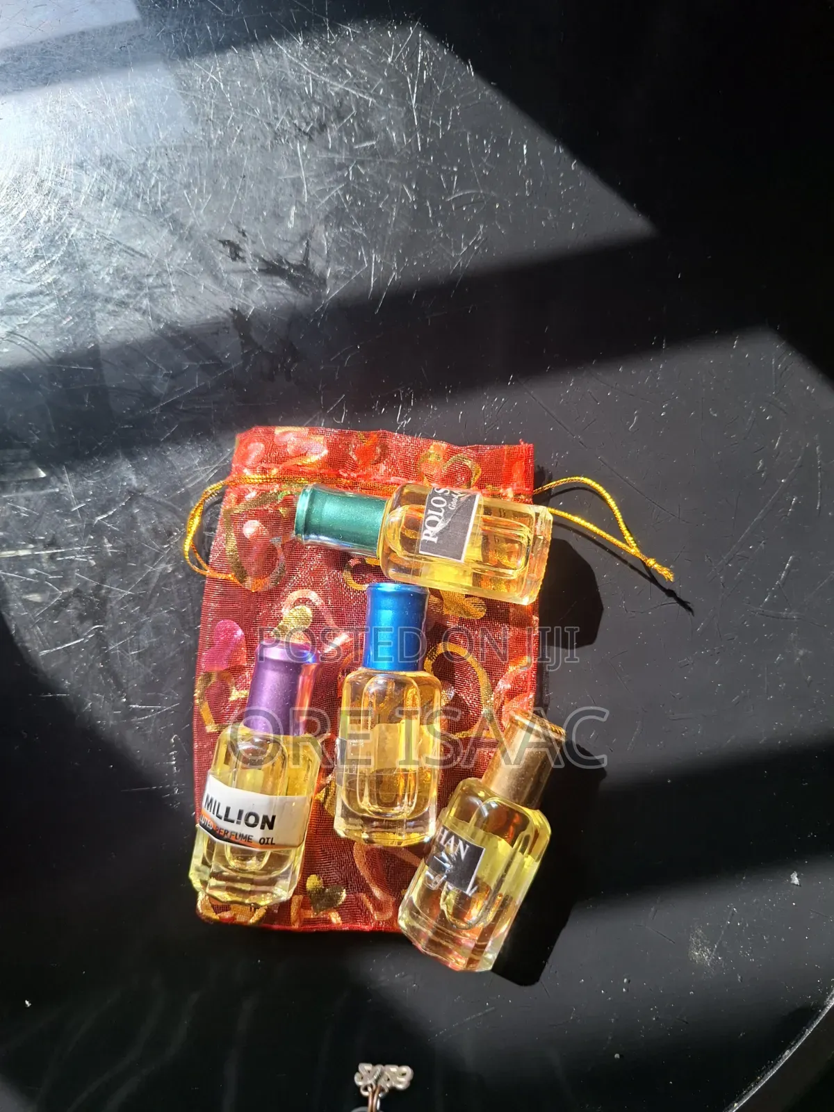 Perfume Oils/ Perfumes
