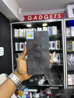 New Samsung Galaxy S22 Ultra 5G 512 GB