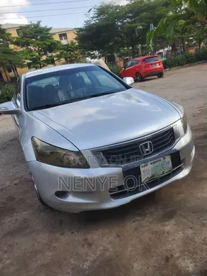 Honda Accord 2.0i Automatic 2009 Silver