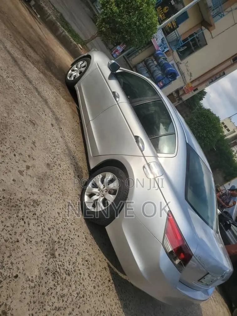 Honda Accord 2.0i Automatic 2009 Silver