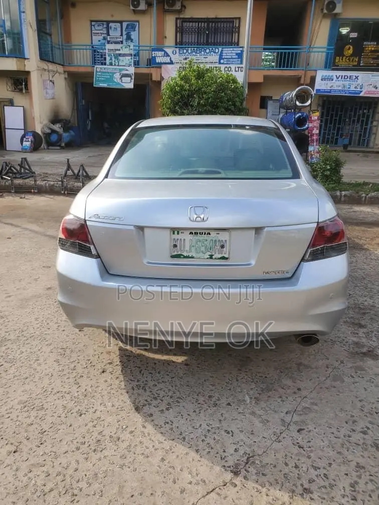 Honda Accord 2.0i Automatic 2009 Silver