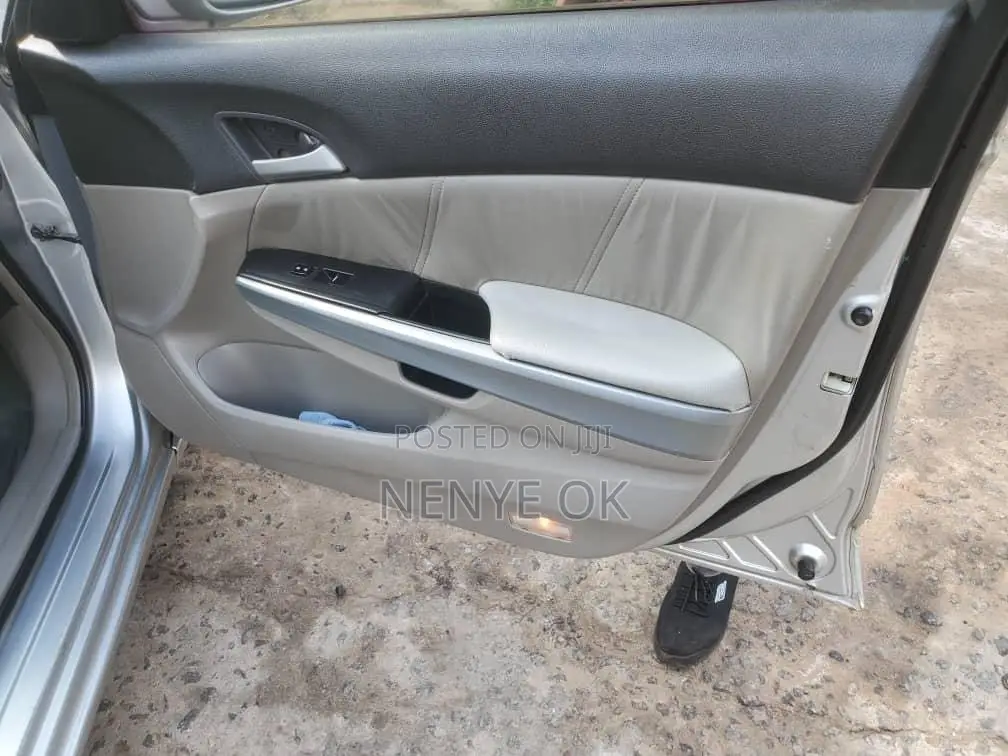 Honda Accord 2.0i Automatic 2009 Silver