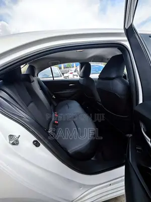 Toyota Corolla LE 2023 White