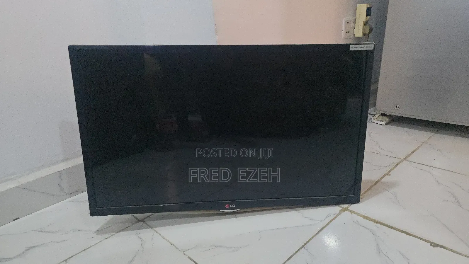 32 Inches LG TV