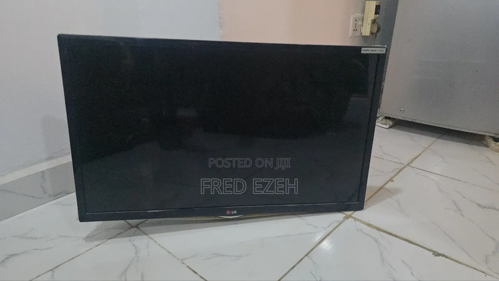32 Inches LG TV