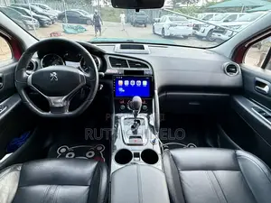 Peugeot 3008 2015 Red