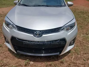 Toyota Corolla LE 4dr Sedan (1.8L 4cyl CVT) 2015 Silver