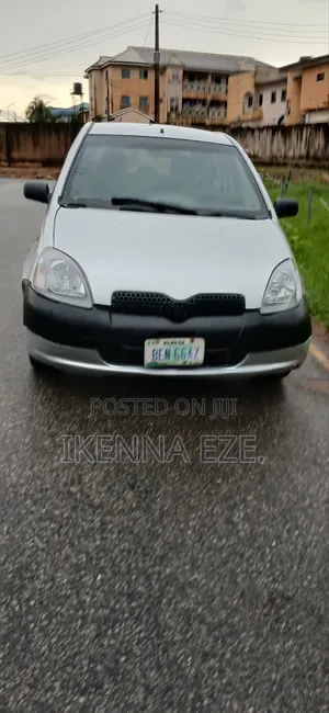 Toyota Yaris 1.0 2006 Silver