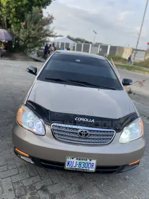 Toyota Corolla LE 2004 Gold