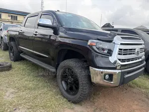 Toyota Tundra 1794 5.7L V8 w/FFV 4x4 CrewMax 5.6 ft. box 145.7 in. WB