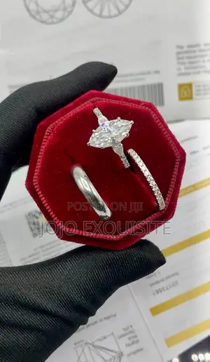 Wedding/Engagement Ring