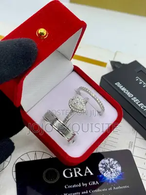 Wedding/Engagement Ring