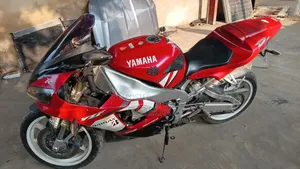 Yamaha R1 2003 Red