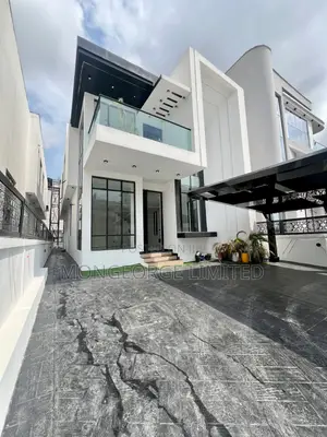 5bdrm Duplex in Chevron for sale