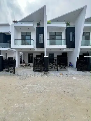 3bdrm Townhouse/Terrace in Ikota for sale