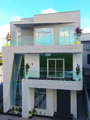 5bdrm Duplex in Hampton Lake Estate,, Chevron for sale