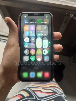 Apple iPhone 11 64 GB Red
