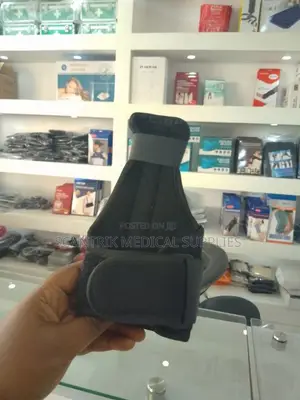 Orthopedic Thumb and Hand Support Immobilizer
