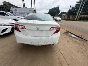 Toyota Camry SE 4dr Sedan (2.5L 4cyl 6A) 2012 White