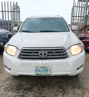 Toyota Highlander Limited 2010 White