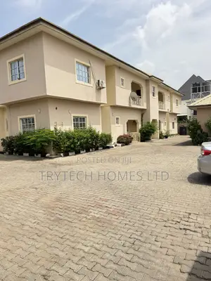 3bdrm Block of Flats in Gwarimpa, Dape for rent