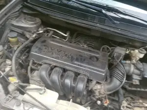 Toyota Matrix Hatchback AWD (1.8L 4cyl 4A) 2005 Gray
