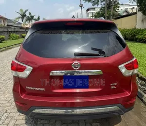 Nissan Pathfinder SL 4x4 2013 Red