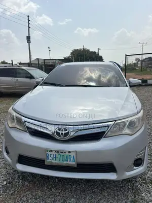 Toyota Camry LE 4dr Sedan (2.5L 4cyl 6A) 2014 Silver