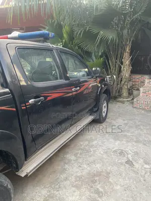 Toyota Hilux 2010 Black