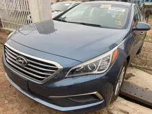 Hyundai Sonata Base Sedan FWD (2.4L 4cyl 6A) 2016 Blue