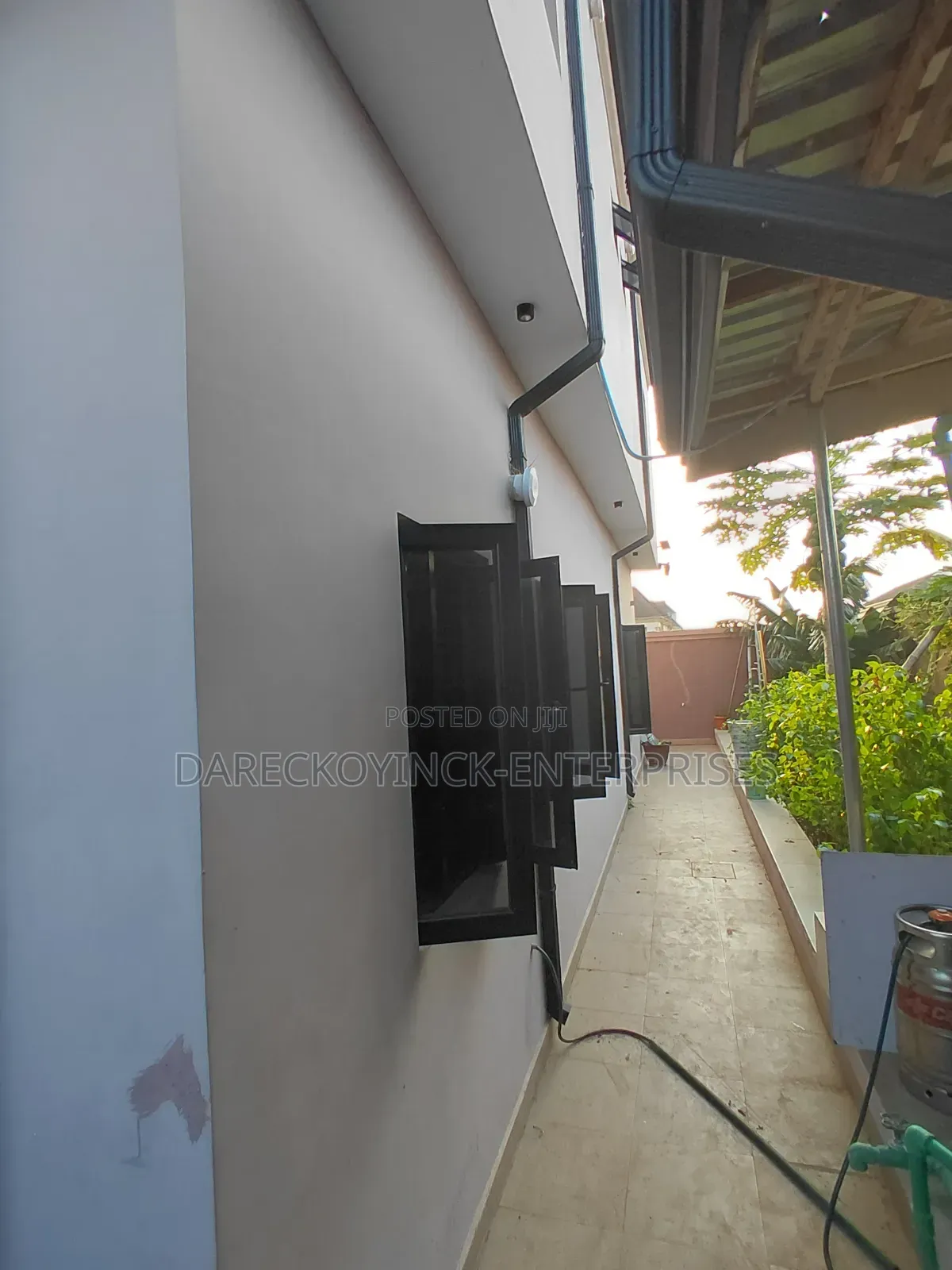 Five Bedrooms Duplex With a Room Self Contain
