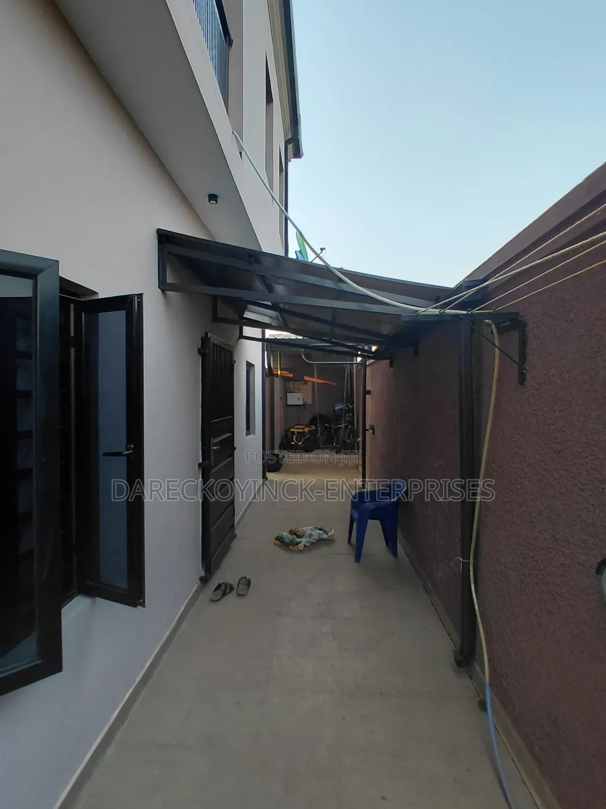 Five Bedrooms Duplex With a Room Self Contain