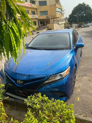 Toyota Camry 2018 Blue