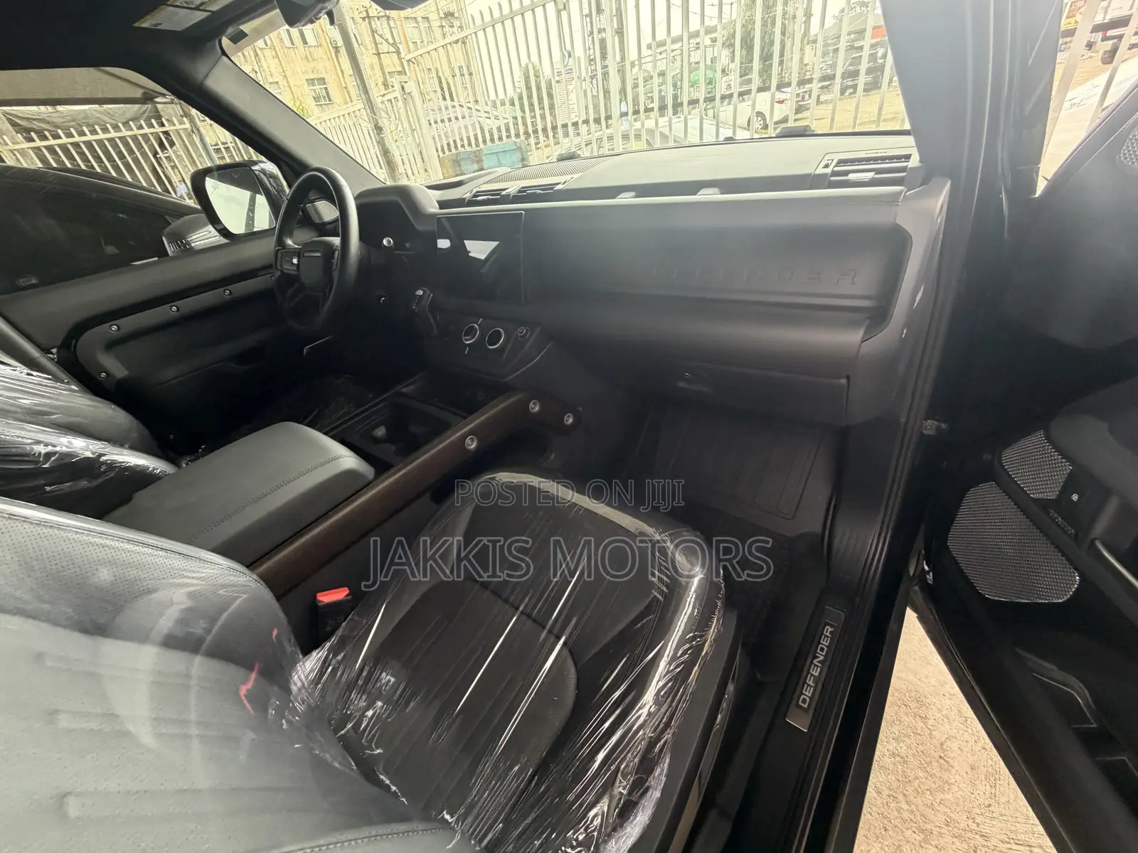 Land Rover Defender 2023 Black