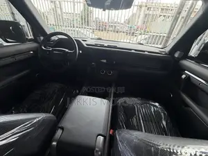 Land Rover Defender 2023 Black