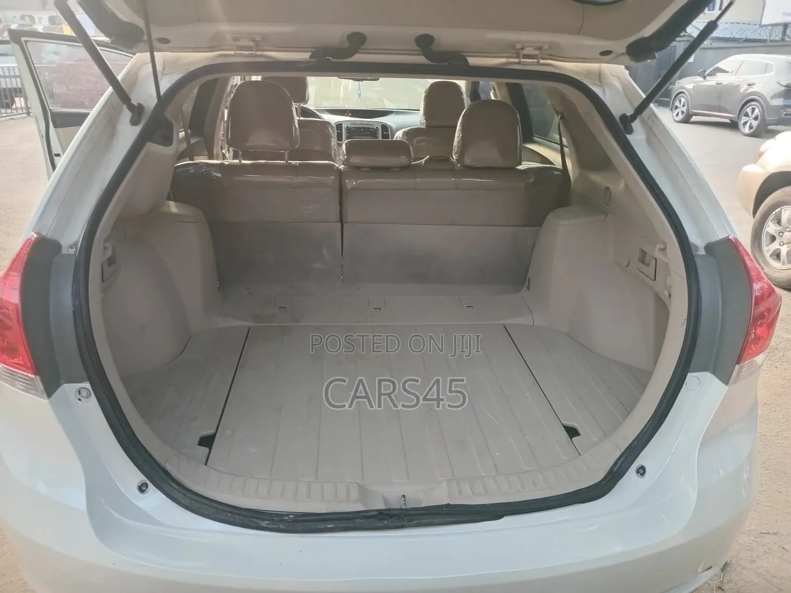 Toyota Venza 2011 White