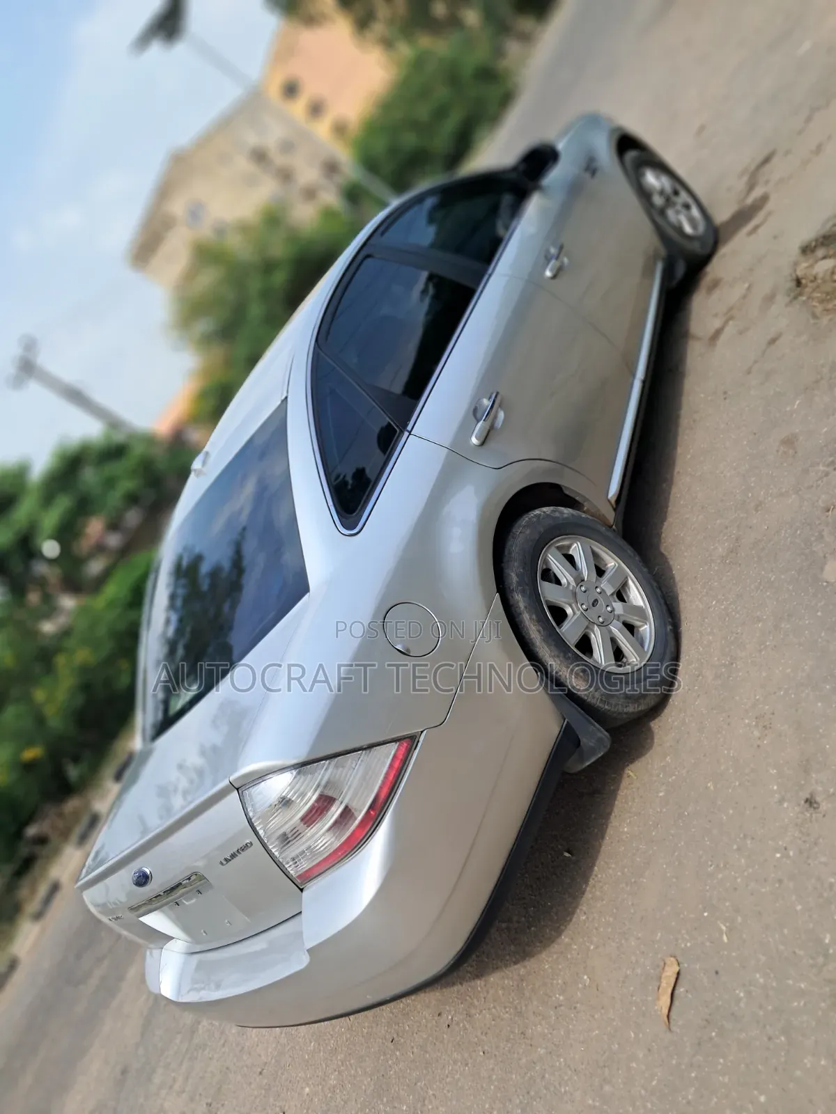 Ford Taurus 2010 Silver
