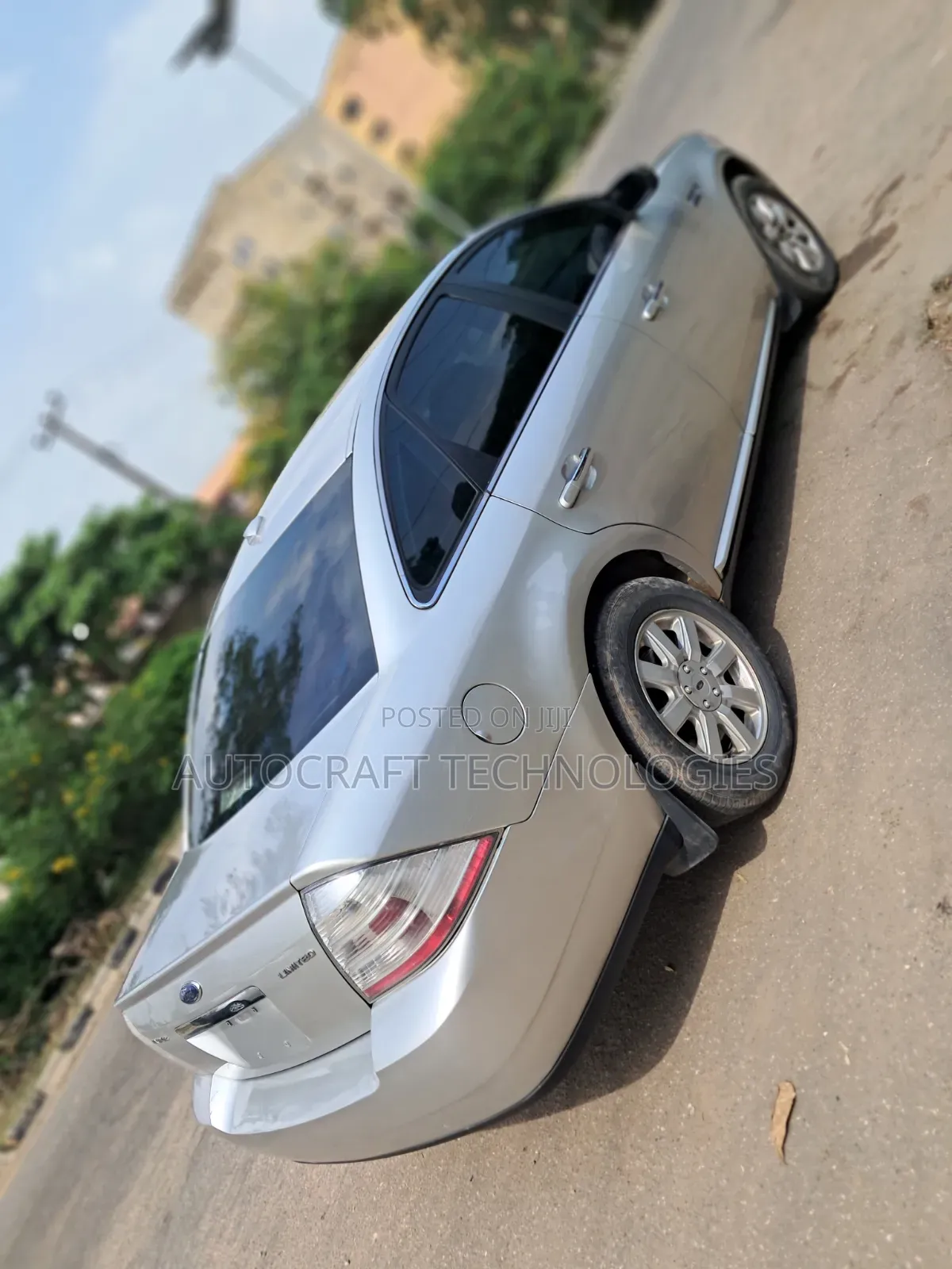Ford Taurus 2010 Silver