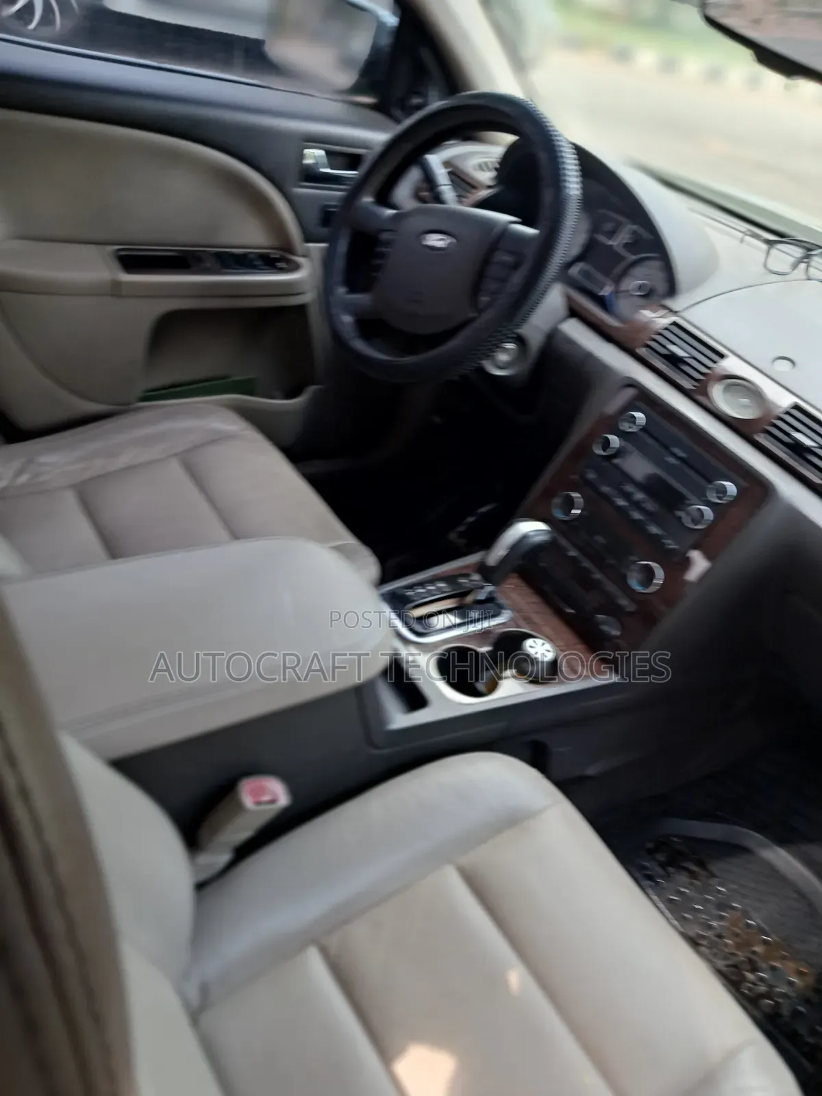 Ford Taurus 2010 Silver
