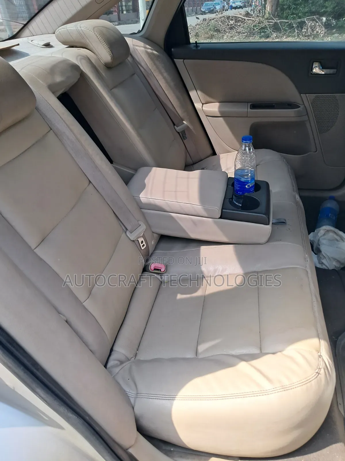 Ford Taurus 2010 Silver