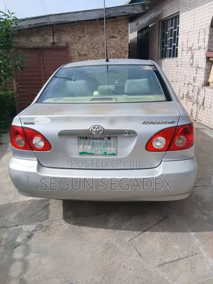 Toyota Corolla LE 2005 Silver