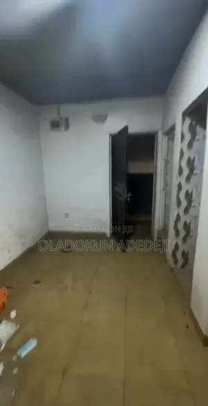 1bdrm Apartment in Off Kayode, Onipanu for rent