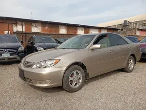 Toyota Camry 2005 Gold
