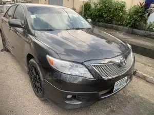 Toyota Camry SE 4dr Sedan (2.5L 4cyl 6AM) 2010 Green