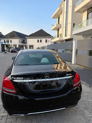 Mercedes-Benz C300 2015 Black